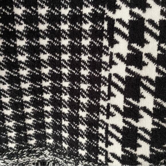 Milly Houndstooth Check Fringe Trim Sweater Black White size P XS - Picture 9 of 10